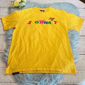 JUGRNAUT CHICAGO Toys R Us Yellow Short Sleeve Tee sz M